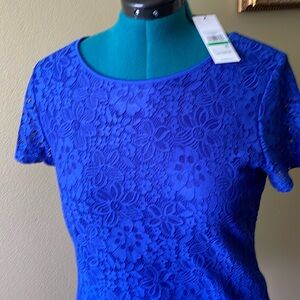 Beautiful lace short sleeves top.
